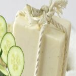 Ricetta del sapone di crusca di riso, latticello, karité e cetriolo