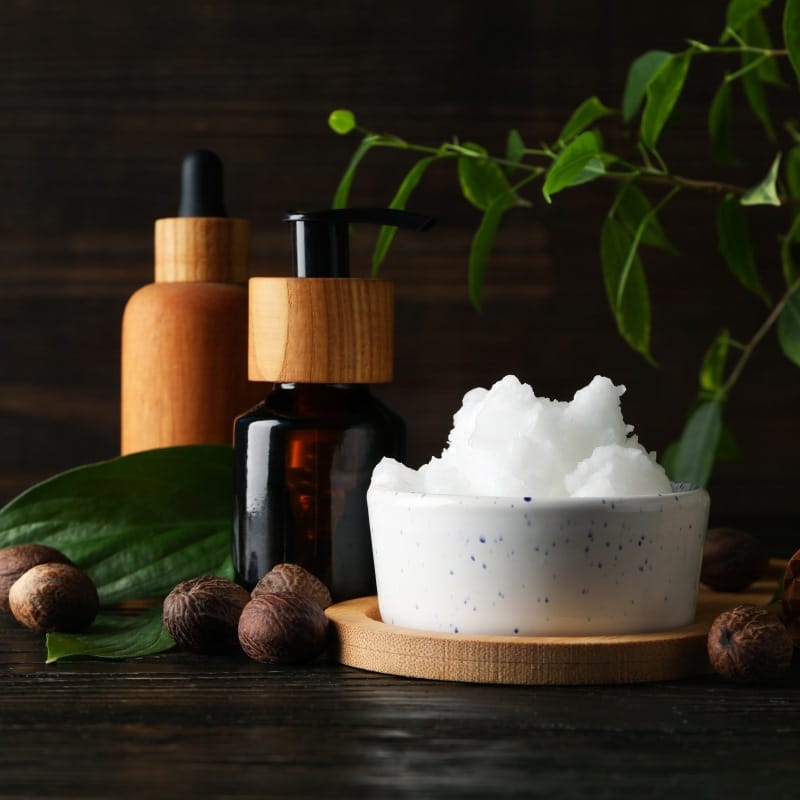 Sheaboter en ricinusolie in natuurlijke cosmetica