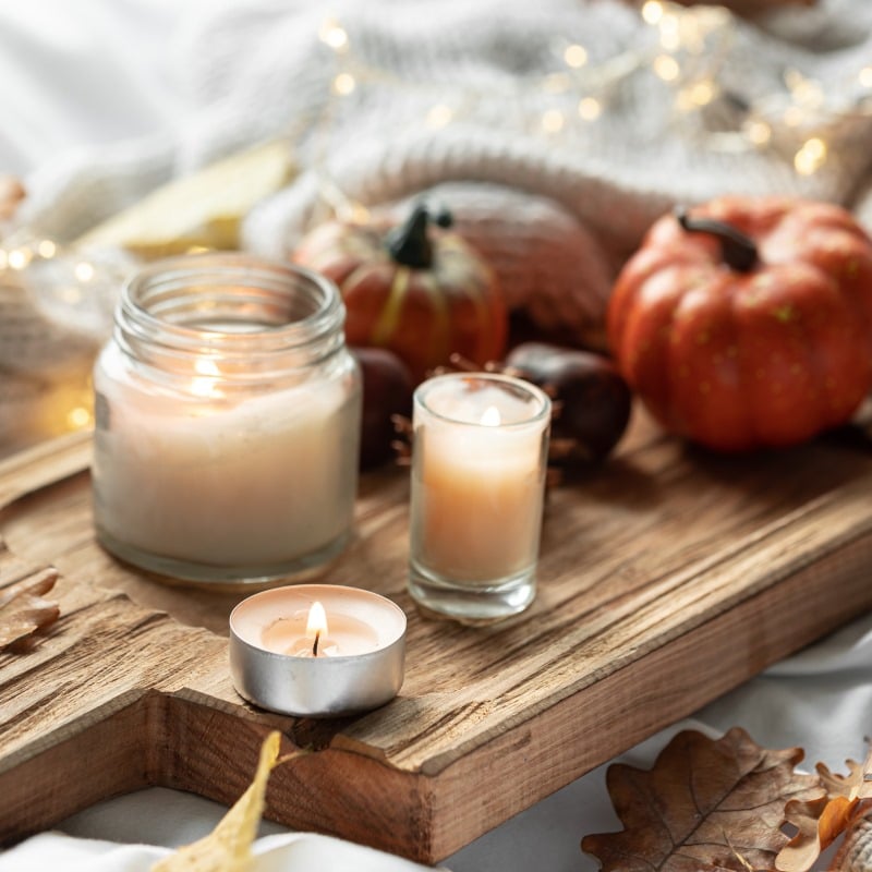 Top geuroliemengsels voor herfstkaarsen en zeepjes