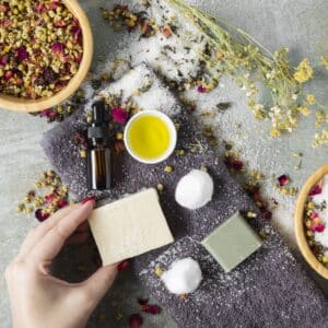 Comment superposer les parfums lors de la fabrication du savon