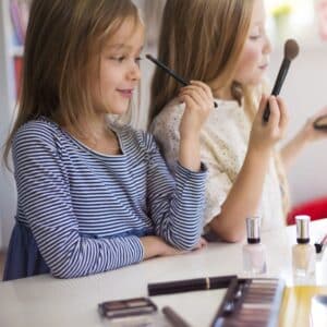 Maquillage de cosmétiques pour adolescentes