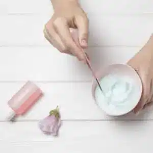 Kunstnagels en Wimperlijm Verwijderen met Natuurlijke Olie